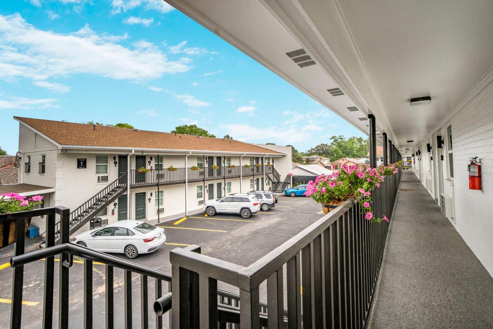 Redamo Suites Jefferson Εξωτερικό φωτογραφία